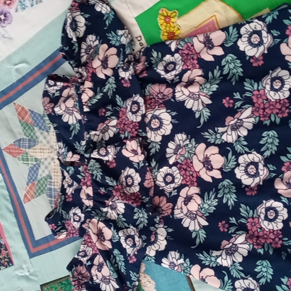 Bundle of 4, CUTE, Assorted Big Girl's, Tops, Size 10/12 LG. - Picture 16 of 16